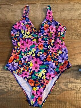 ONE PIECE FLORAL BATHINGSUIT SZ. XL